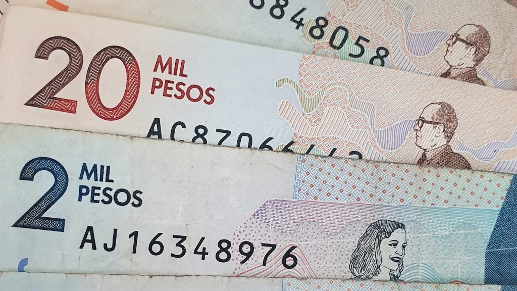pesos colombianos