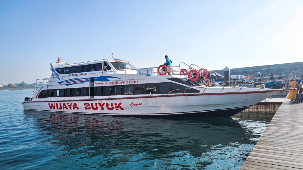 ferry para Nusa Penida