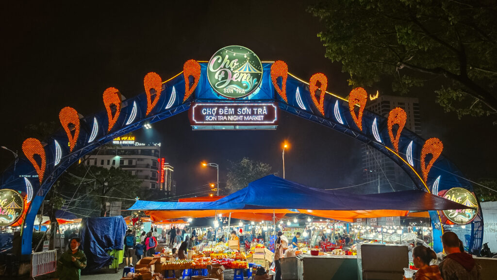 night market da nang