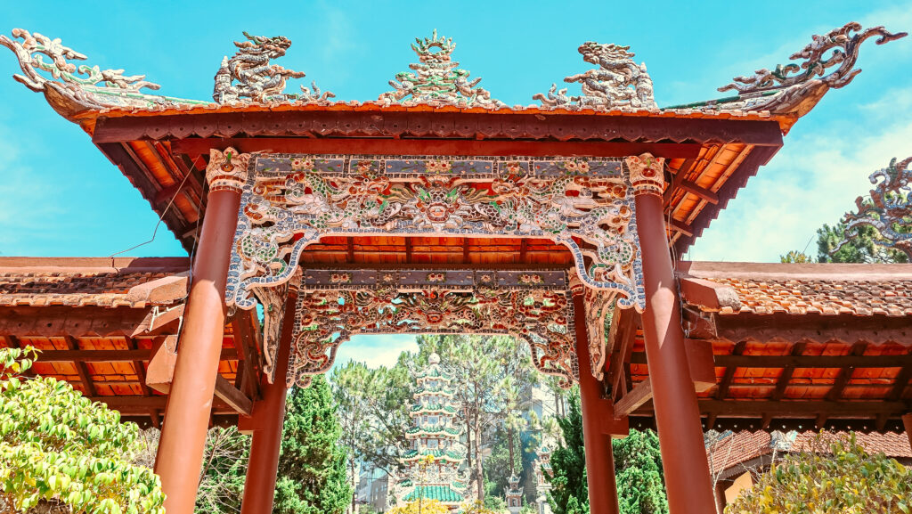 templo da lat vietnã com pagoda