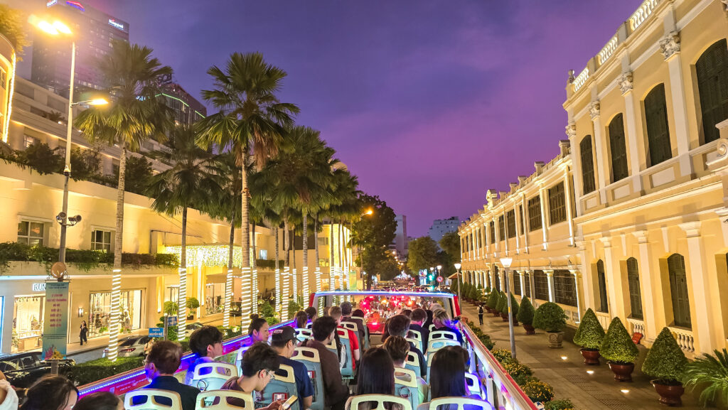 ônibus hop on hop off ho chi minh